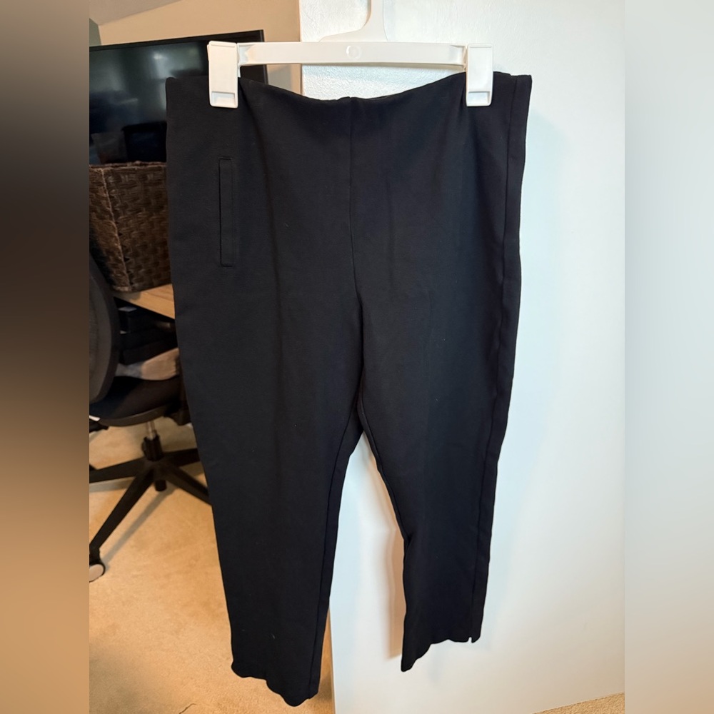 Chico's Black Pull-On Pants Size 1.5 R or Medium 10